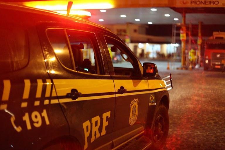 Acidente deixa uma pessoa morta e 2 feridos no km 103 da BR-101, no município de São Cristóvão