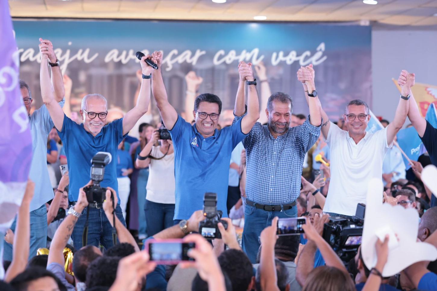 Ato marca homologação da chapa com Luiz Roberto, Fabiano e os candidatos a vereador do PDT