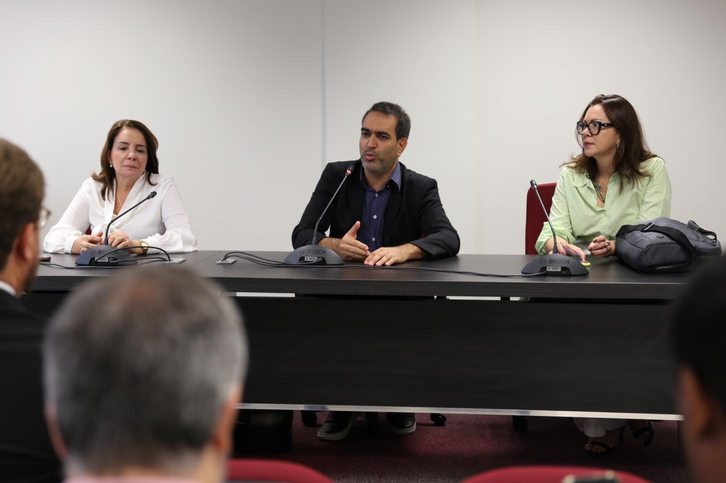 Audiência discute cumprimento de lei para contratação de aprendizes na administração pública