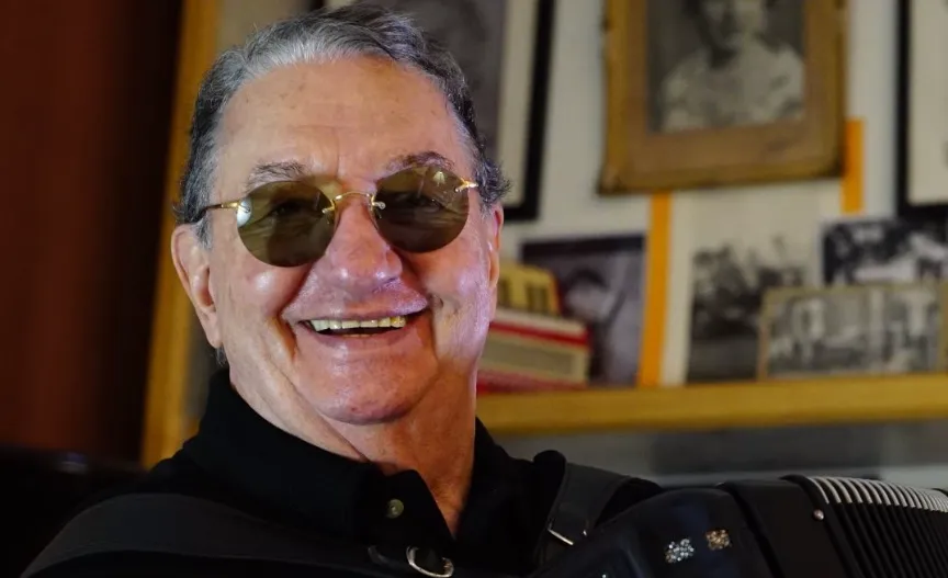 Caçulinha, músico do Domingão do Faustão, morre aos 86 anos, em São Paulo