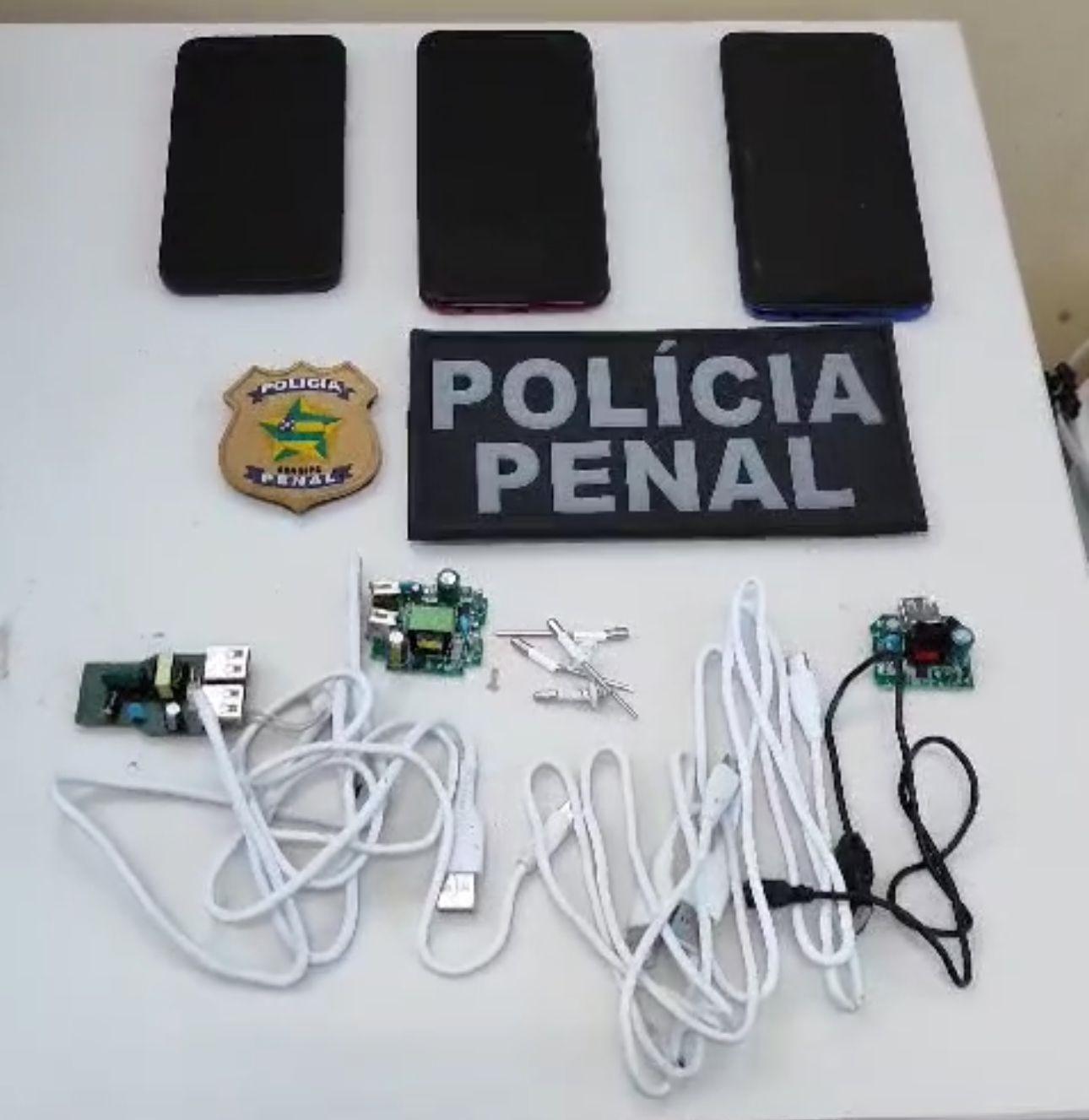 Cadeirante é flagrado tentando entrar em presídio com celulares em Areia Branca