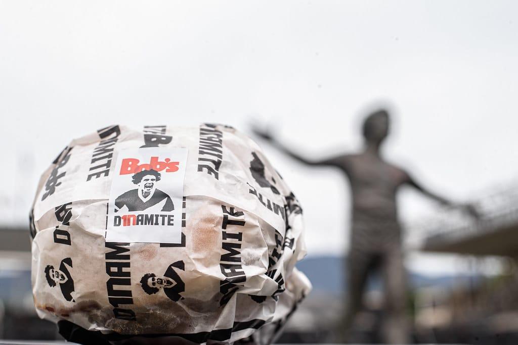 Copa do Brasil e Brasileirão série B: A jogada de craque do Bob's para se conectar com o público e expandir pelo Brasil