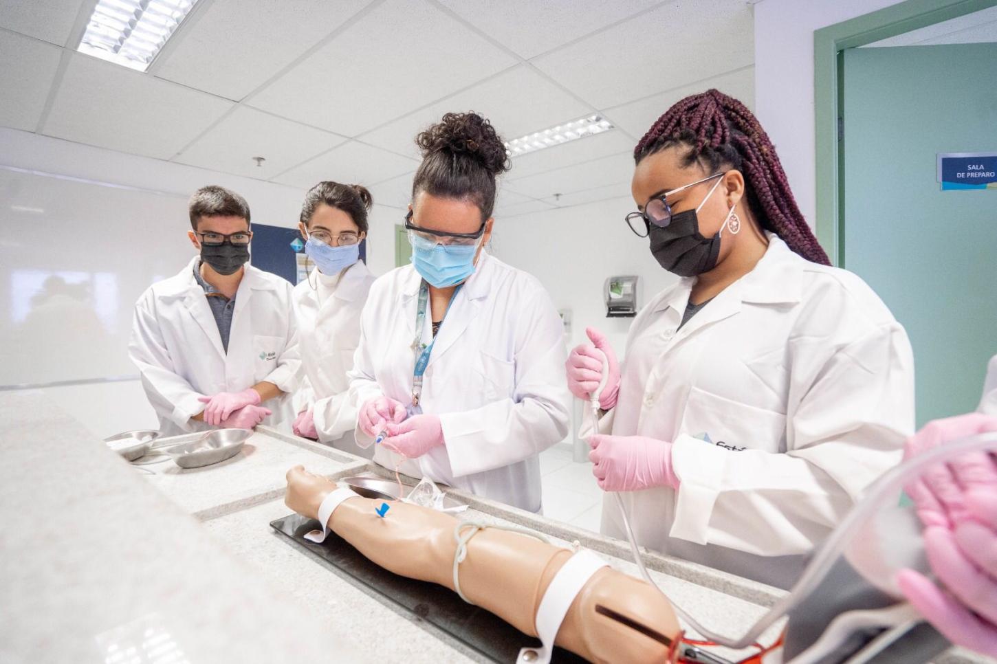 Cursos técnicos de Nível Médio aceleram a carreira profissional de alunos no país