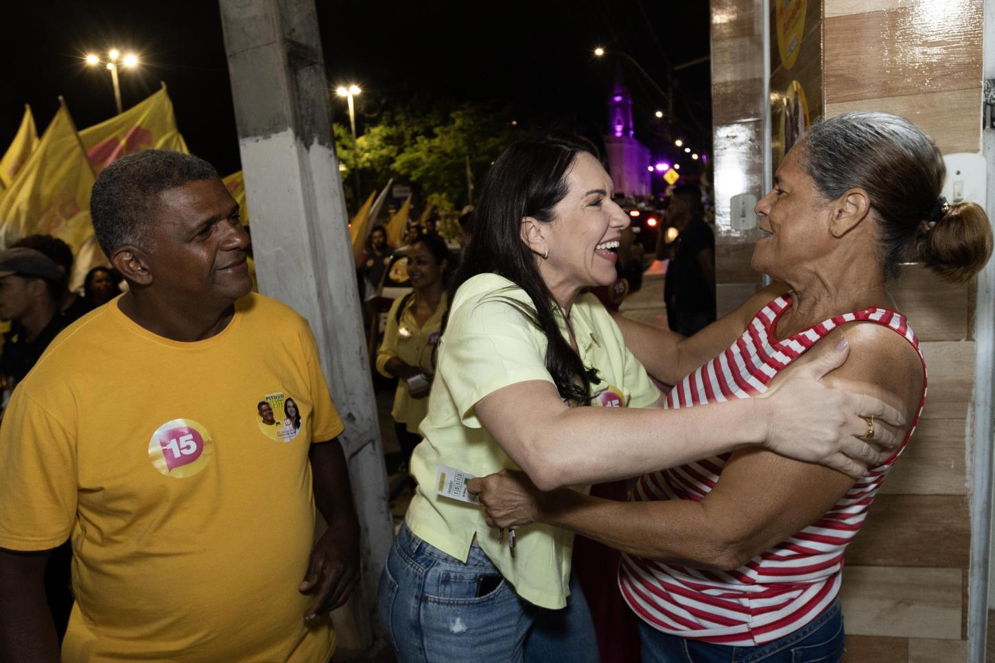 Danielle Garcia é recebida com festa por moradores da Zona Norte de Aracaju