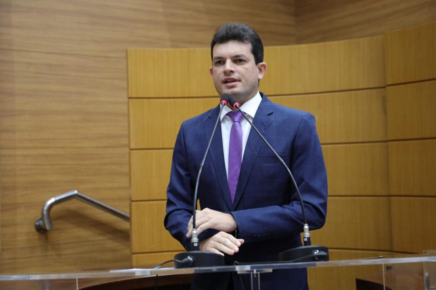 Deputado Paulo Júnior denuncia falta de medicamentos no Case