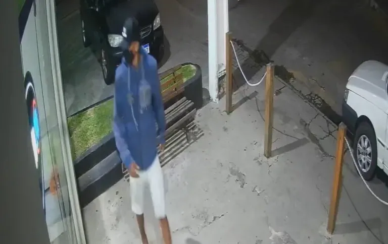 DHPP divulga imagens do suspeito de matar homem em lavanderia em Aracaju