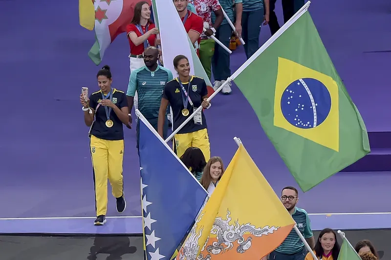 Duda e Ana Patrícia  celebram protagonismo das mulheres brasileiras nas Olimpíada