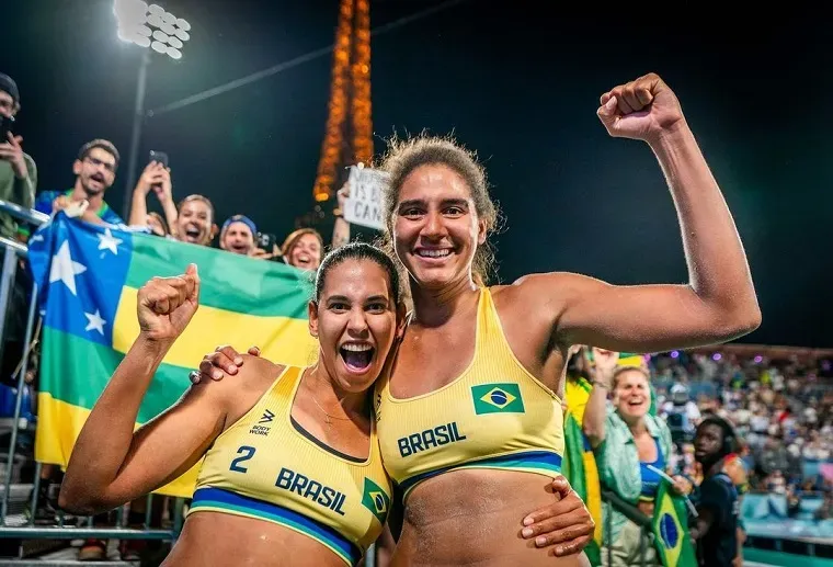 Duda e Ana Patrícia levarão bandeira do Brasil no encerramento; Cerimônia será no Stade de France
