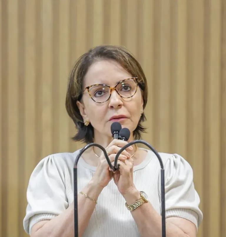 Emília destaca compromisso com o aleitamento materno em seu Plano de Soluções