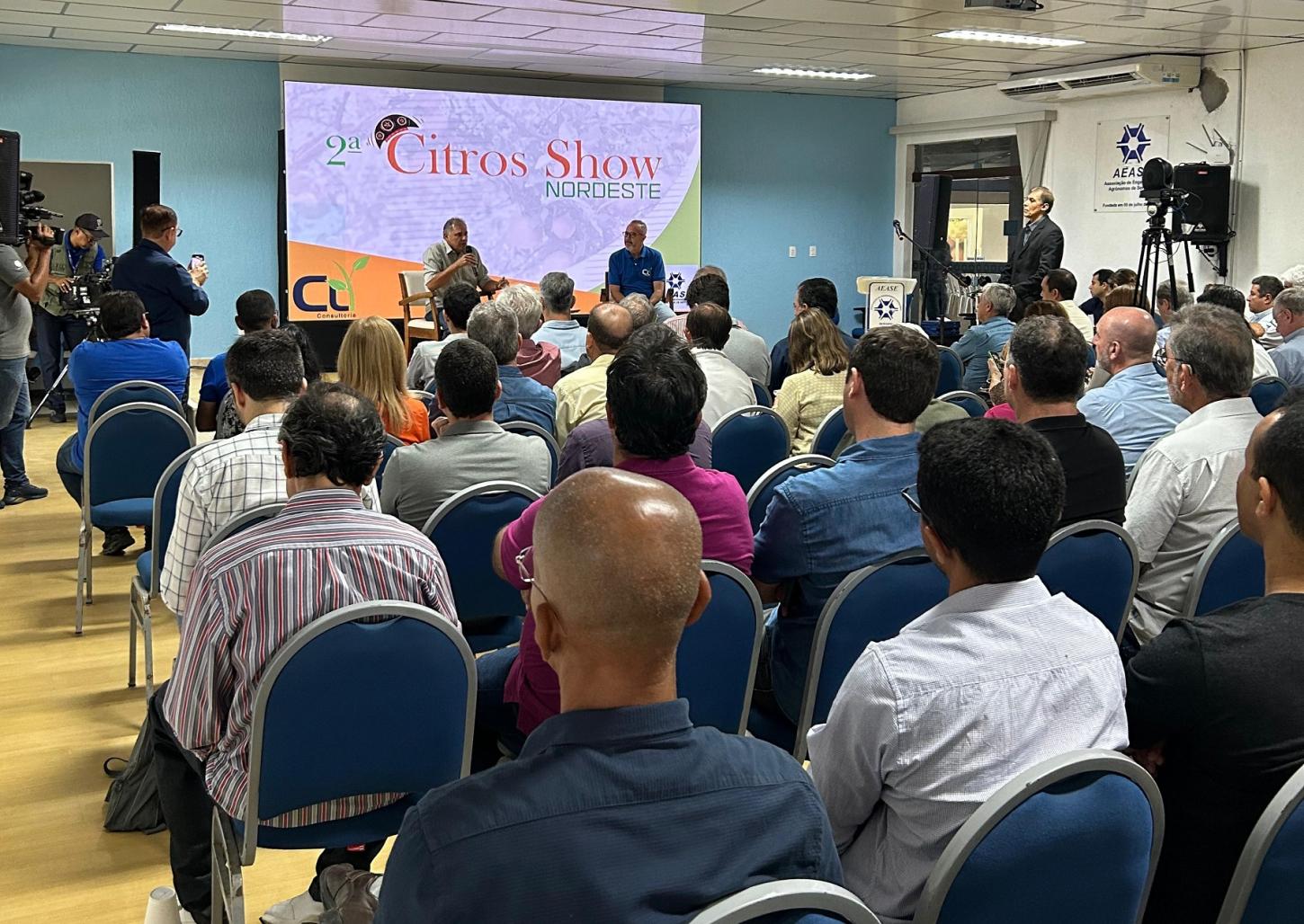  Evento  reúne especialistas e produtores para debater desafios e tendências da citricultura