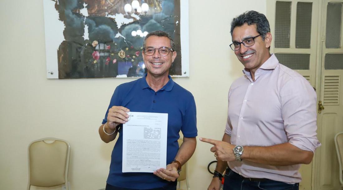 Governador assina contrato para construir nova maternidade em Sergipe