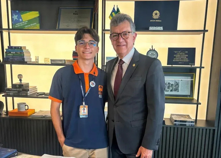 Laércio Oliveira recebe jovem senador sergipano em seu gabinete
