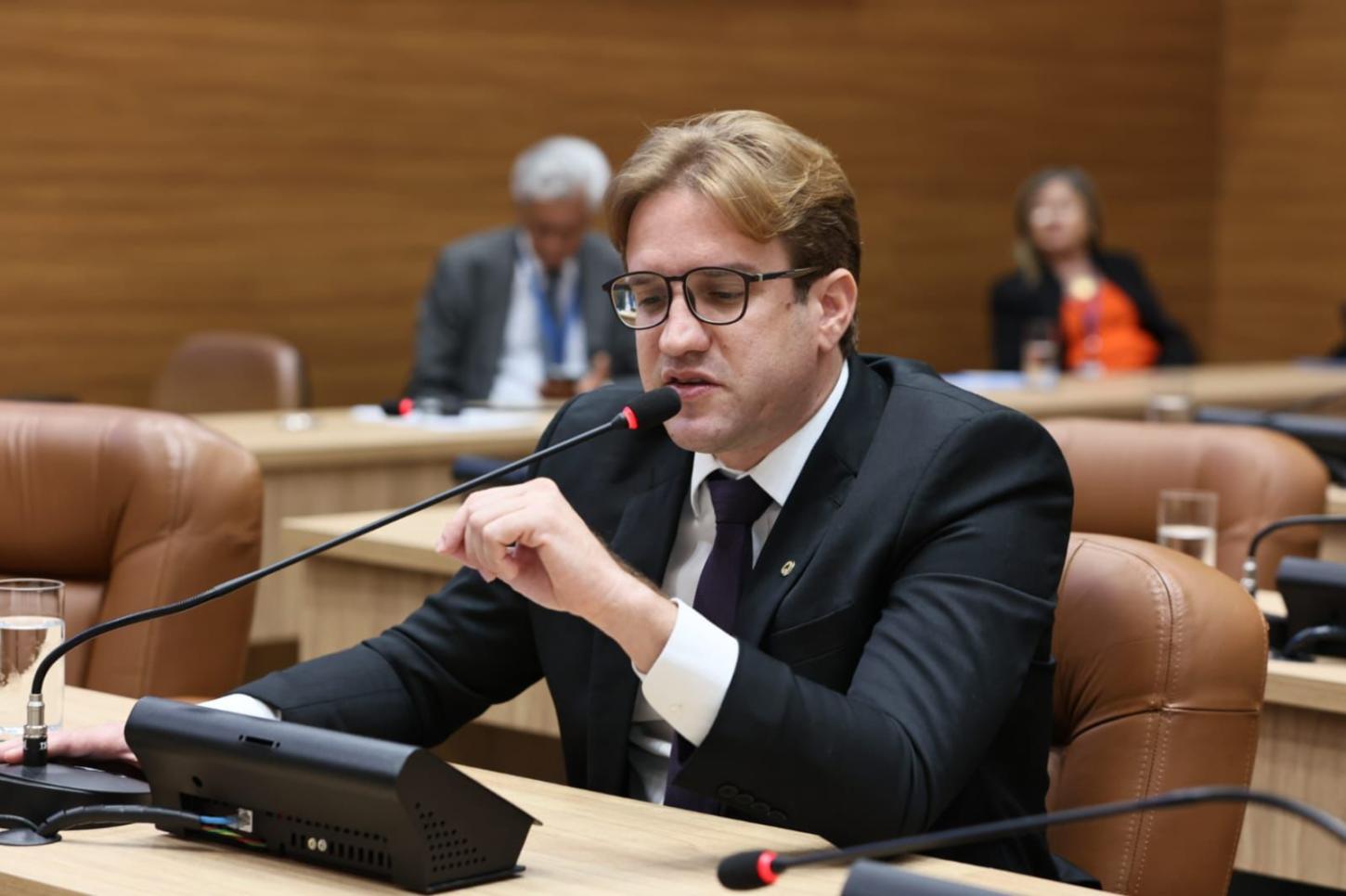 Marcelo Sobral destina mais de R$ 800 mil para custeio do transporte universitário em Itaporanga