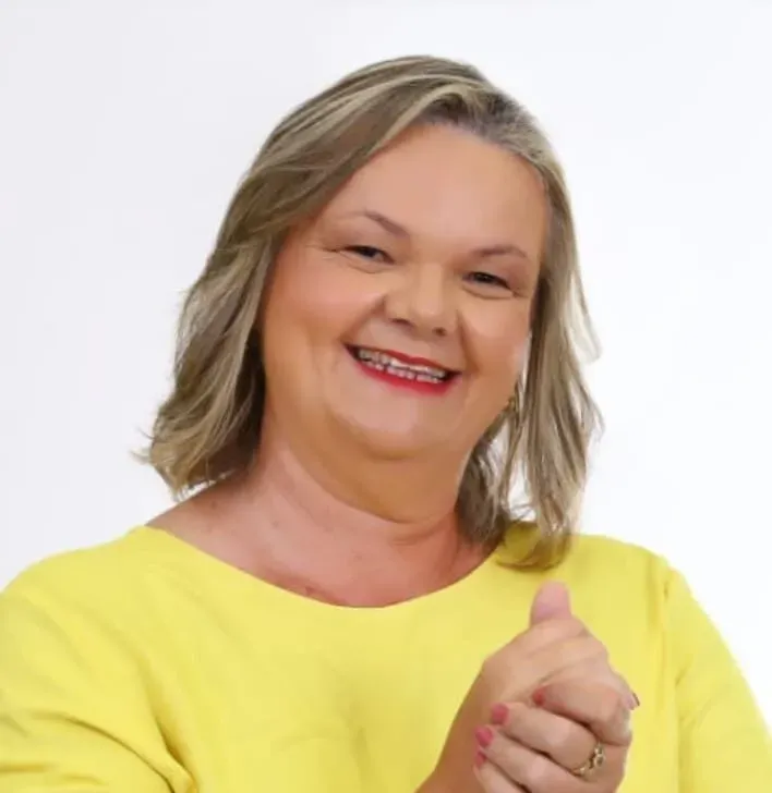 Maria São Pedro Silveira é candidata a vereadora no município de Umbaúba