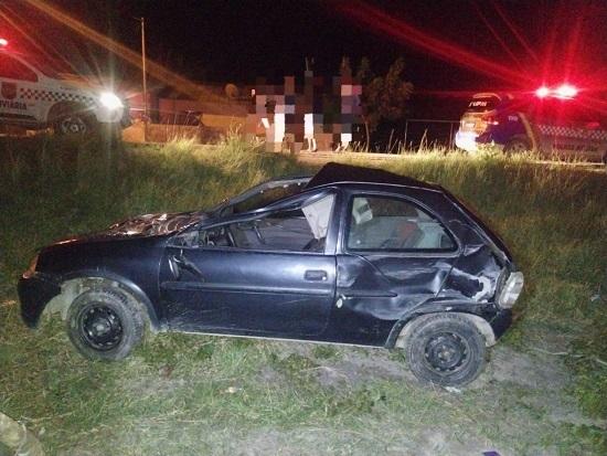 Motorista de carro de passeio morre após perder controle do veículo e capotar na rodovia SE-204, em Pacatuba