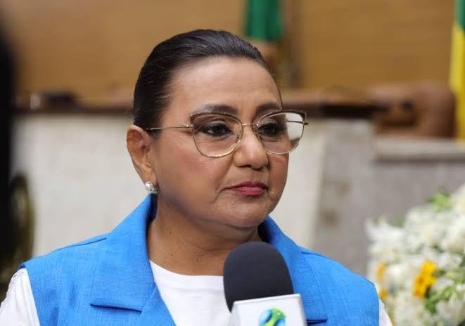 Pré-candidatos protocolam pedido de impugnação de Carminha Paiva