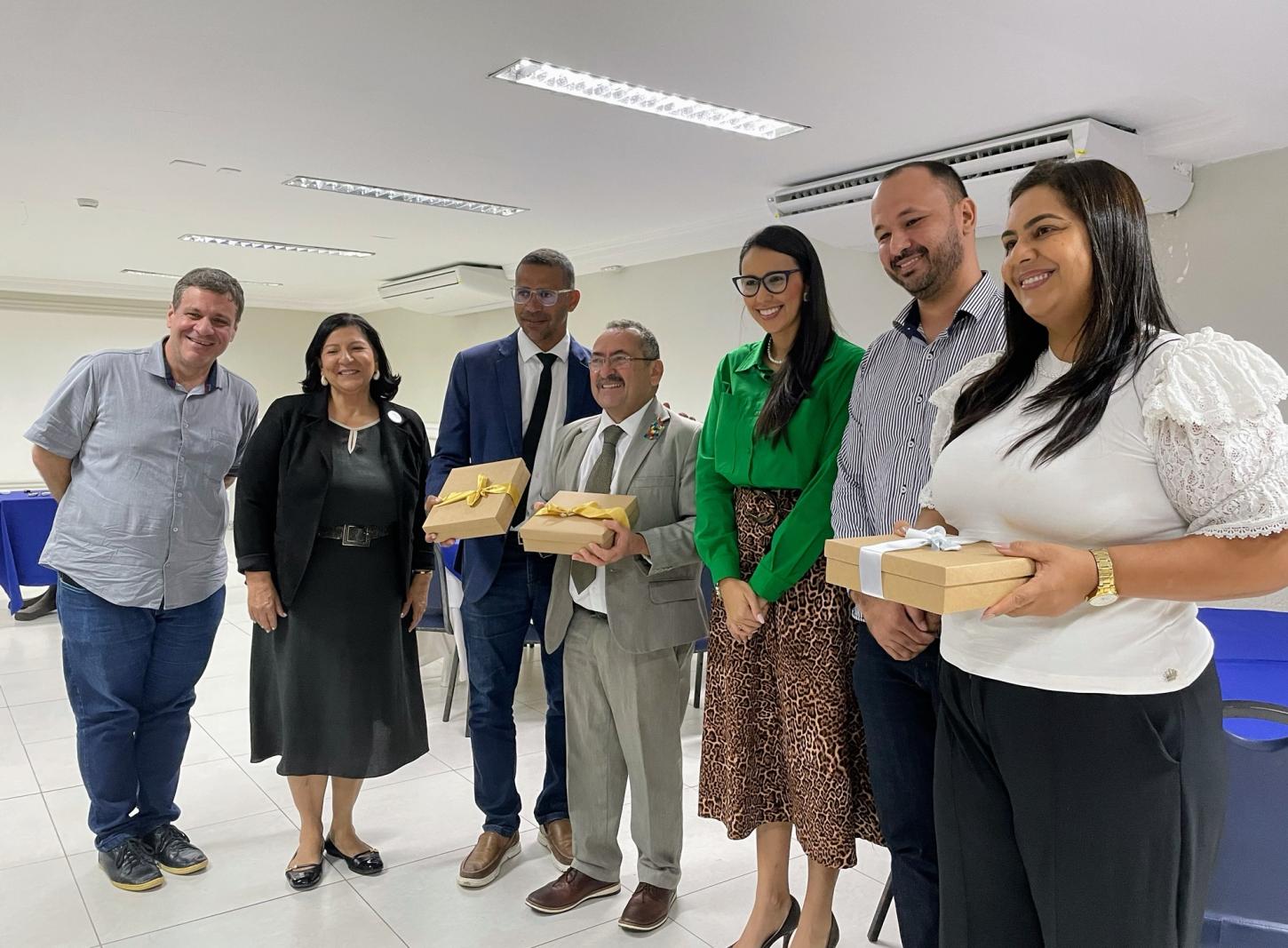 Sargento Byron celebra emendas impositivas junto à Federase