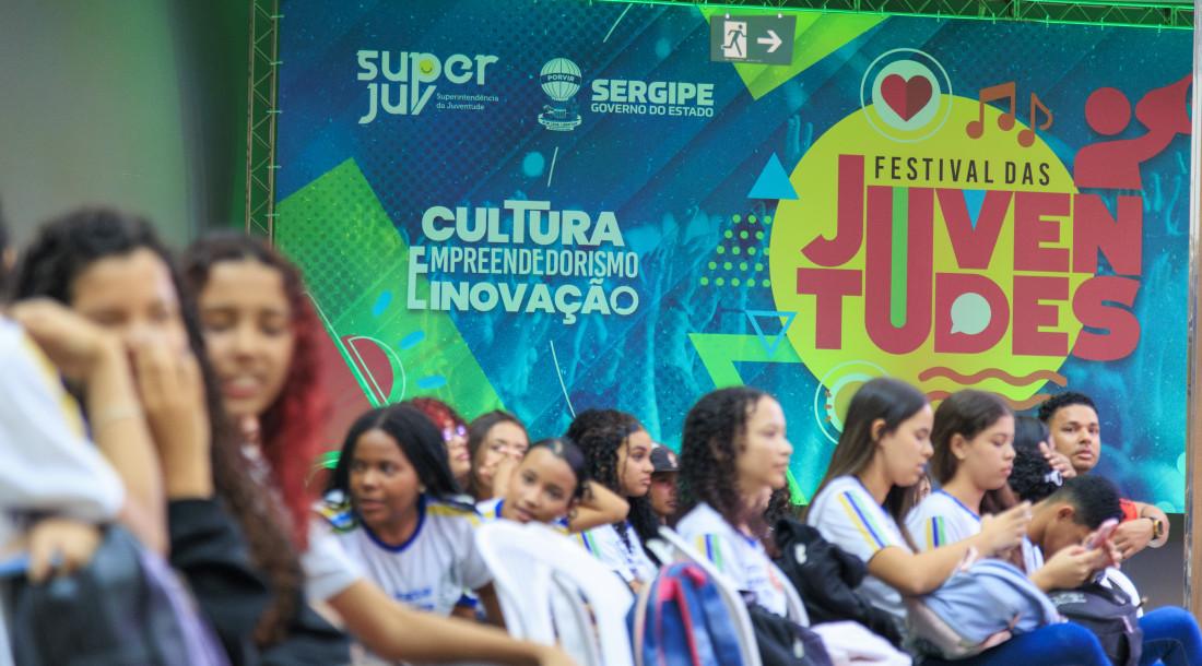 Segundo dia de Festival das Juventudes é marcado por apresentações culturais