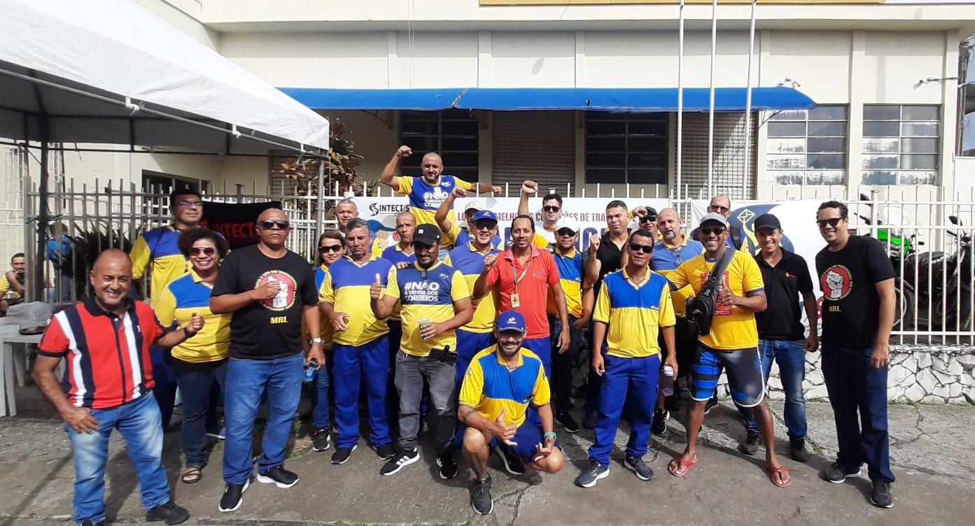 SINTECT/SE protesta contra exploração de trabalhadores dos Correios