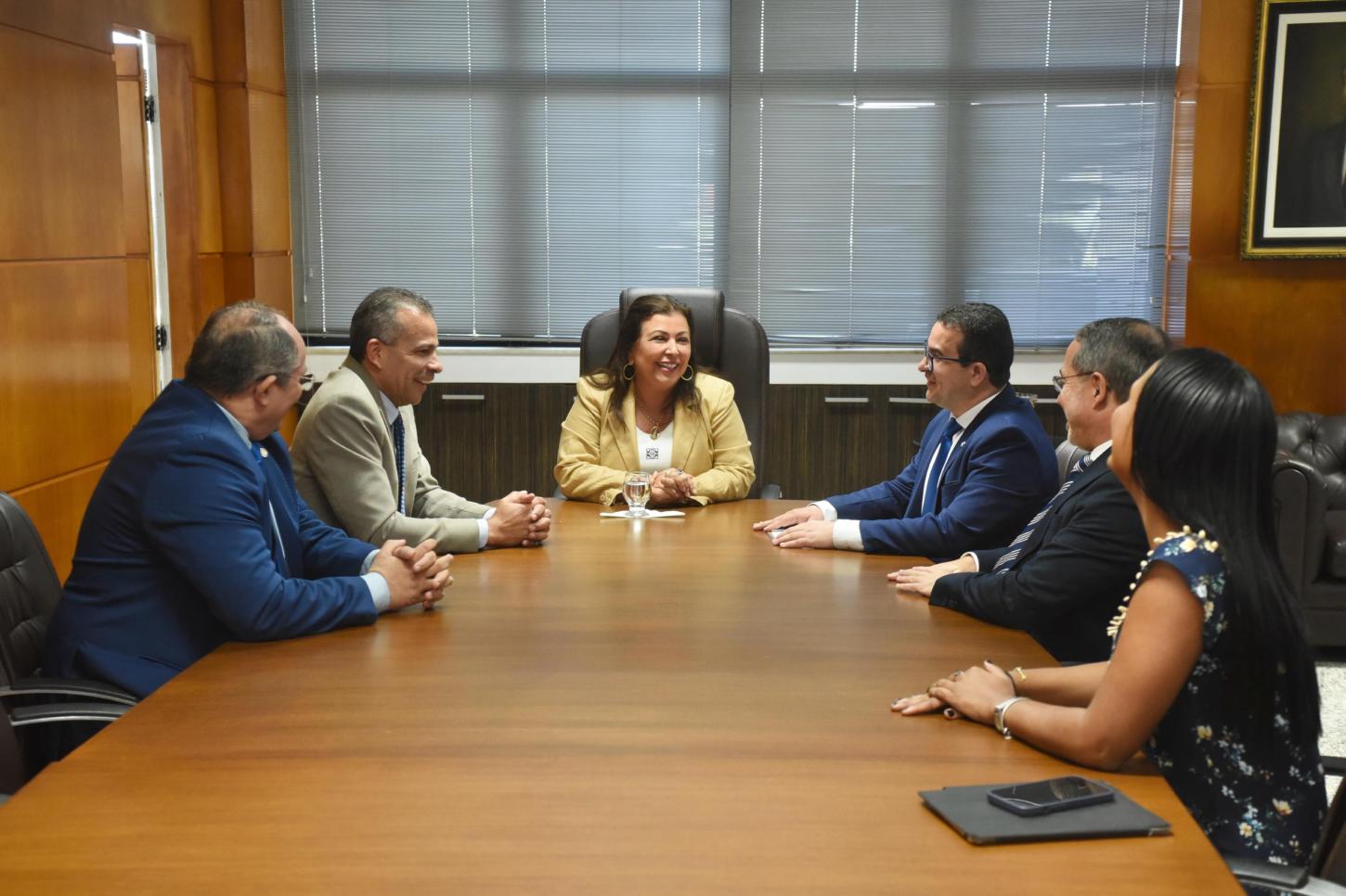 TCE e Conselho Regional de Contabilidade dialogam sobre novas ações conjuntas