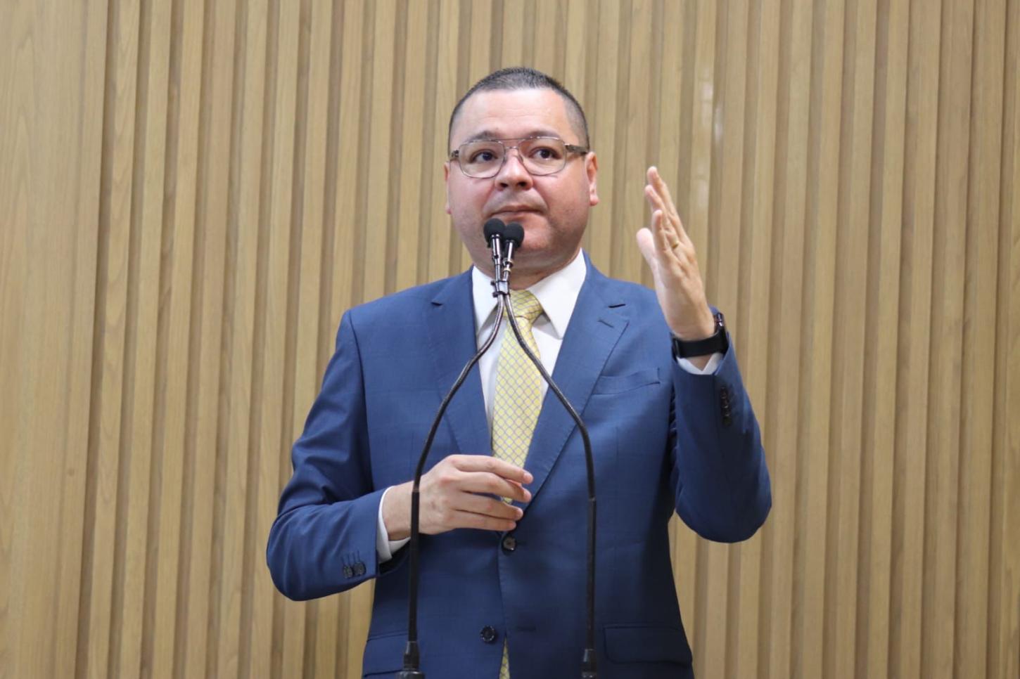Vereador Eduardo Lima lamenta falta de infraestrutura no bairro Bugio
