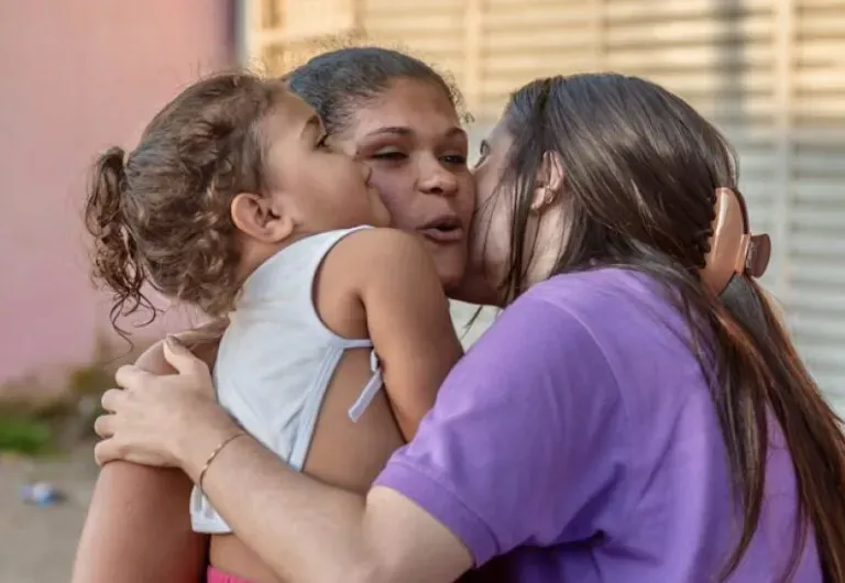 Yandra visita bairros e conversa com aracajuanos sobre como construir uma cidade