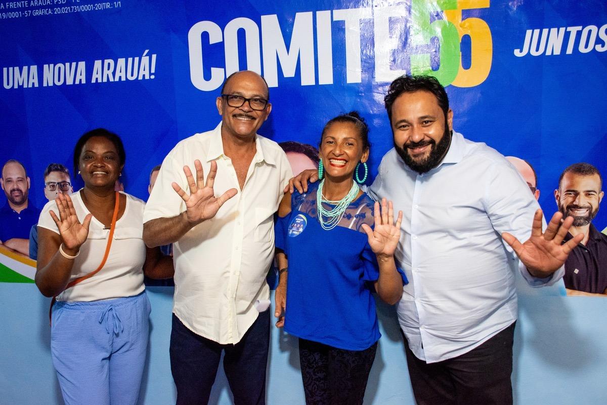Em adesivaço, Bernardo mostra que está entusiasmado com a campanha de Arauá