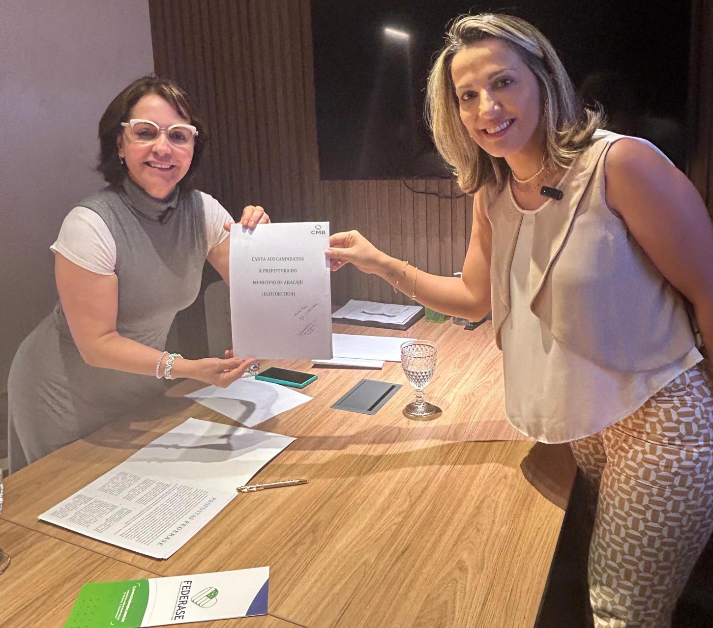 Emília Corrêa assina Carta-Compromisso e destaca importância dos hospitais filantrópicos