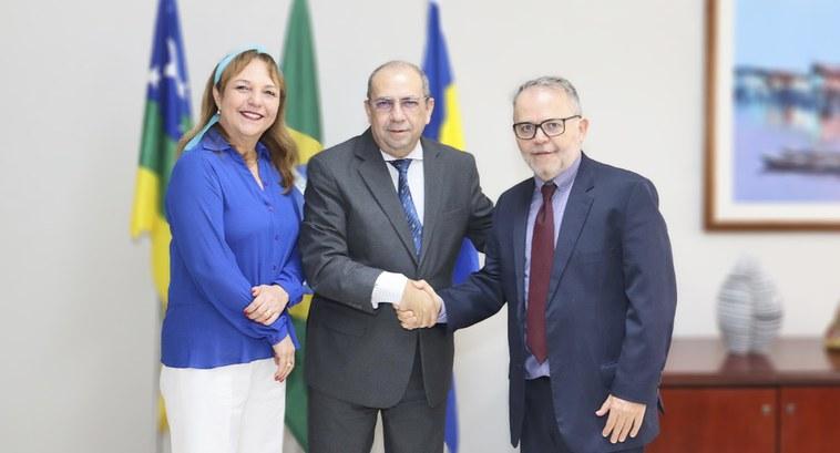 JAILSOM LEANDRO DE SOUSA TOMA POSSE COMO MEMBRO SUBSTITUTO DO TRIBUNAL REGIONAL ELEITORAL DE SERGIPE
