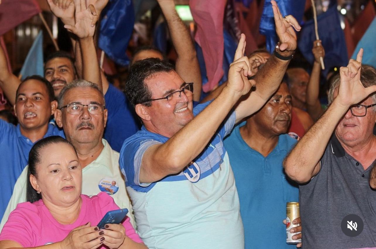 Luciano de Menininha arrasta multidão em mega caminhada em Propriá