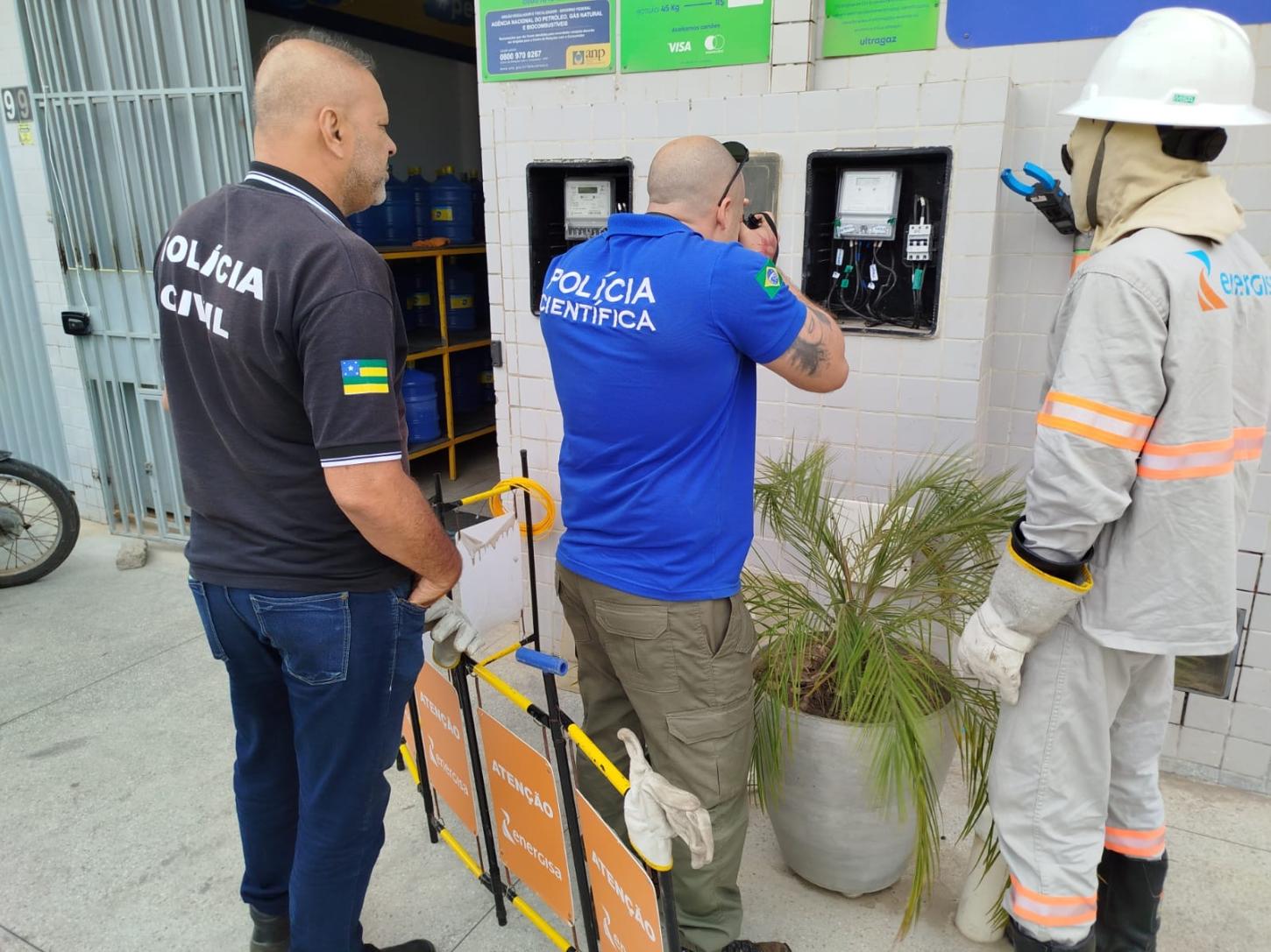 PC e Científica junto à Energisa realizam ação contra furto de energia no Marivan, em Aracaju