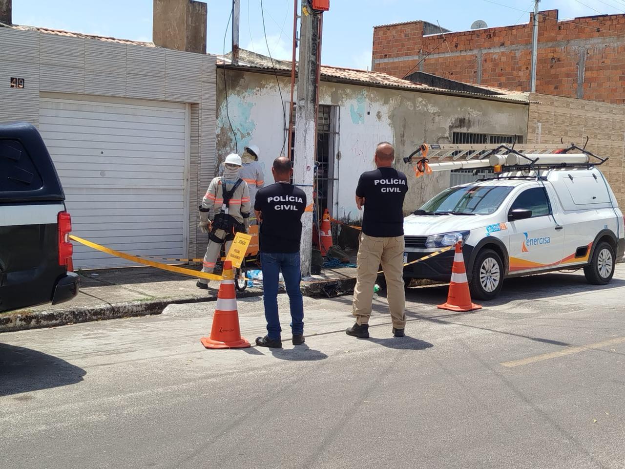 Polícia prende 2 homens e identifica 26 