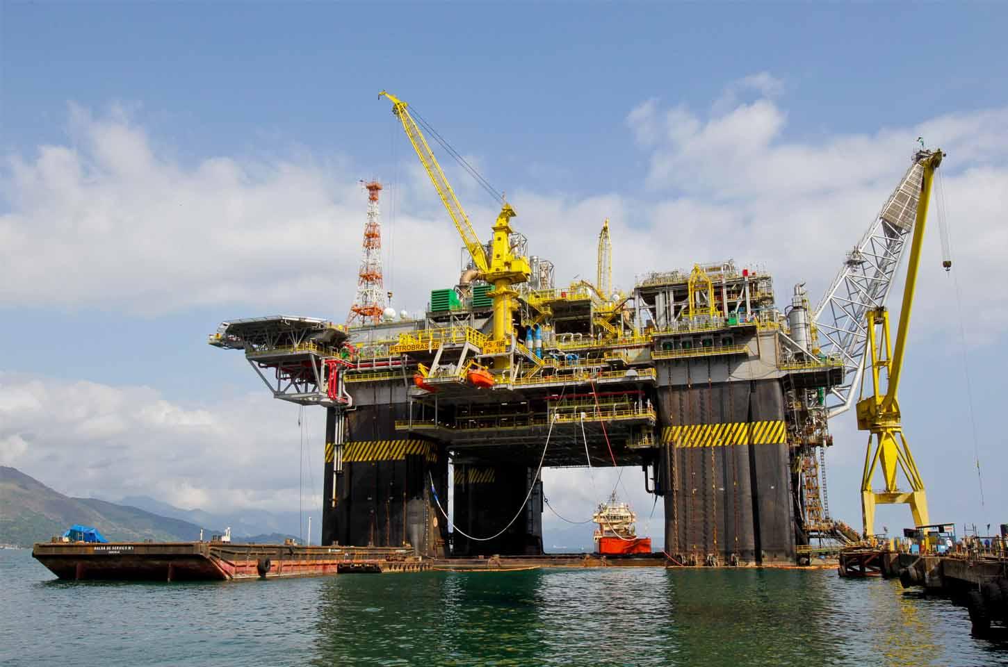Duas novas plataformas de produção de petróleo em águas profundas em Sergipe