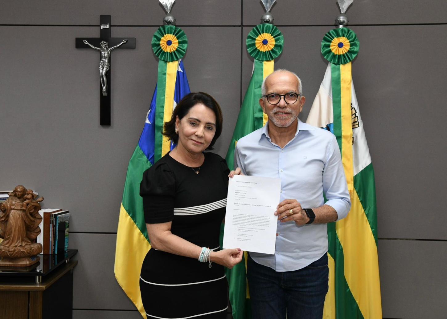 Emília Corrêa apresenta equipe de transição