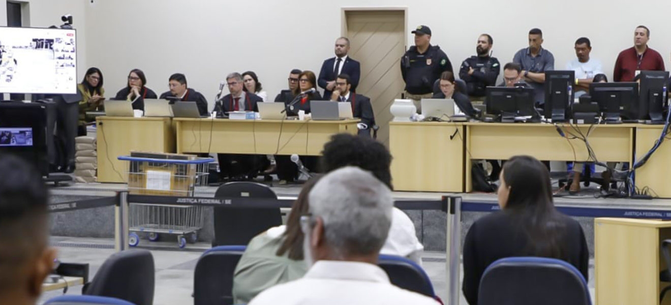 Júri popular de ex-PRFs acusados pela morte de Genivaldo começa em Estância