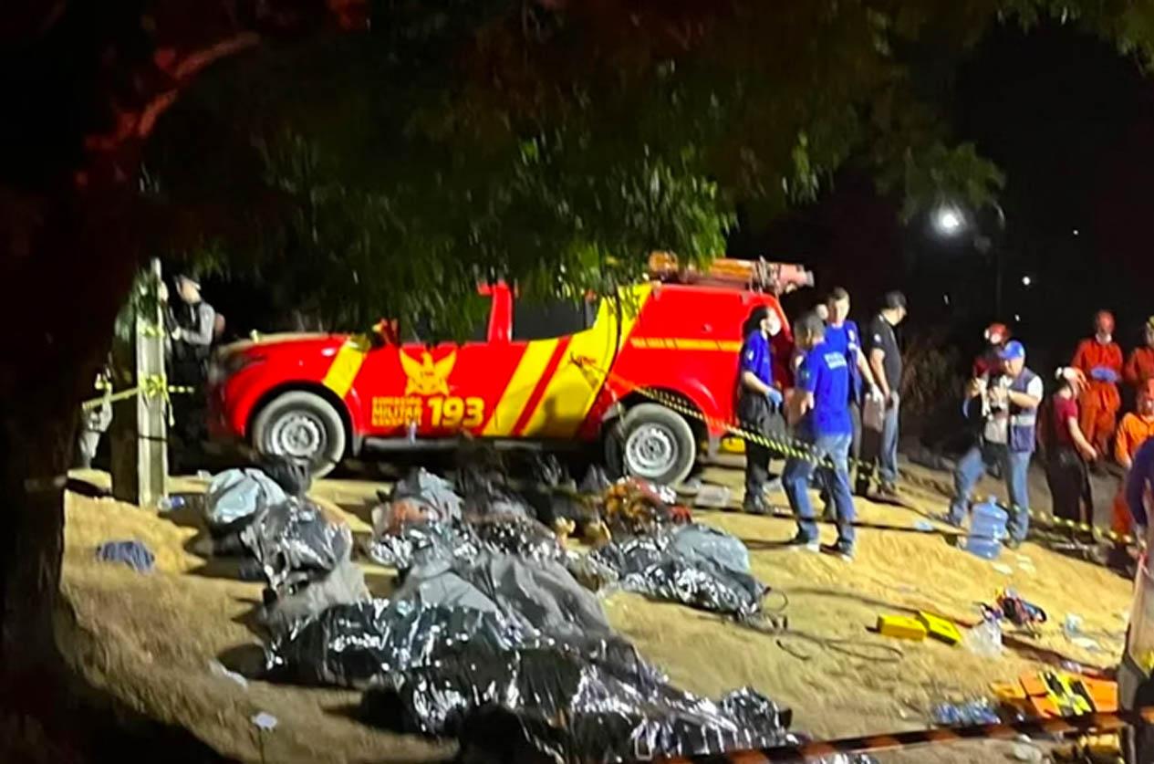 Ônibus cai em ribanceira e deixa 17 mortos em Alagoas