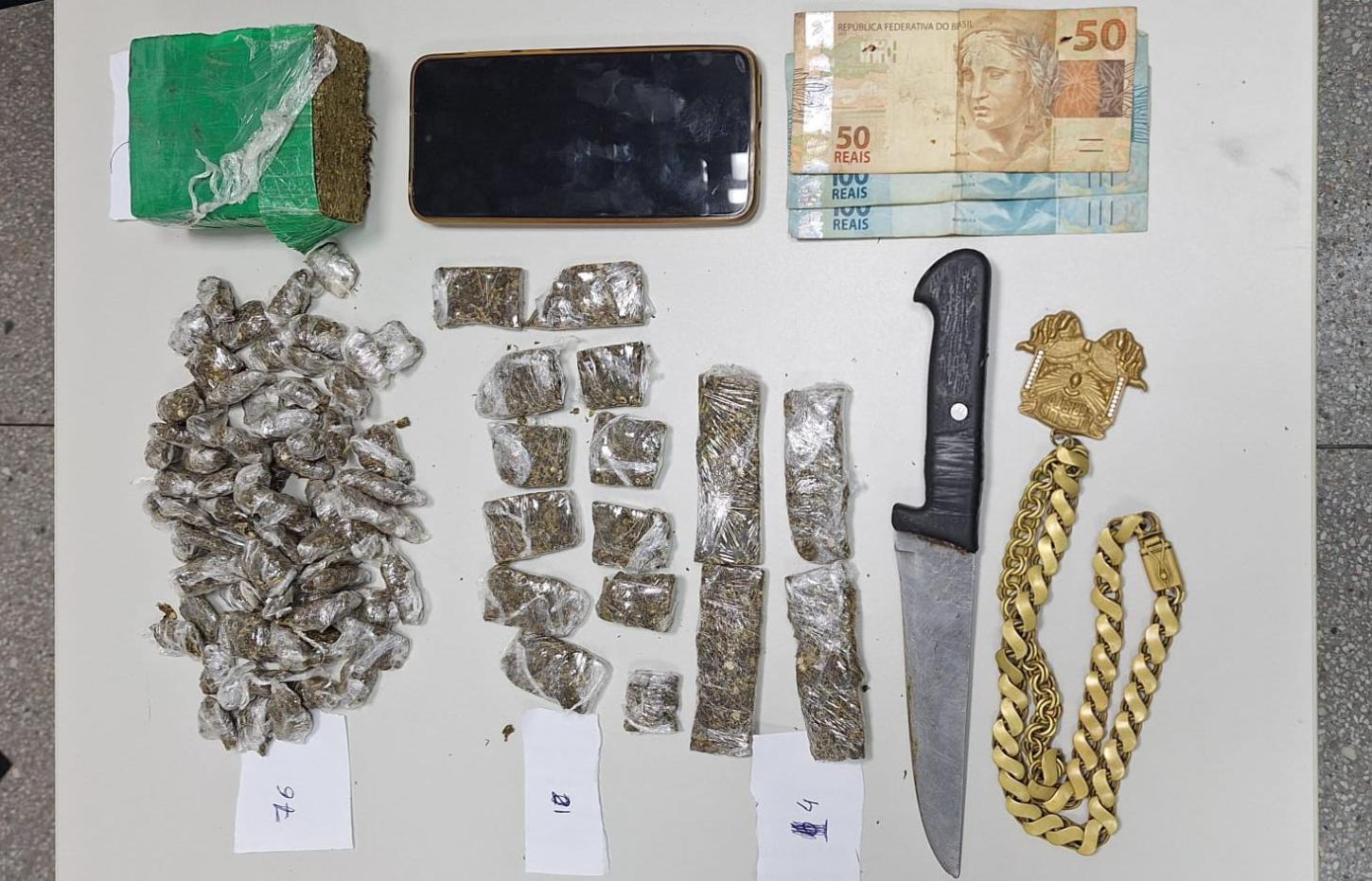 Dupla é presa por tráfico de drogas em Malhada dos Bois