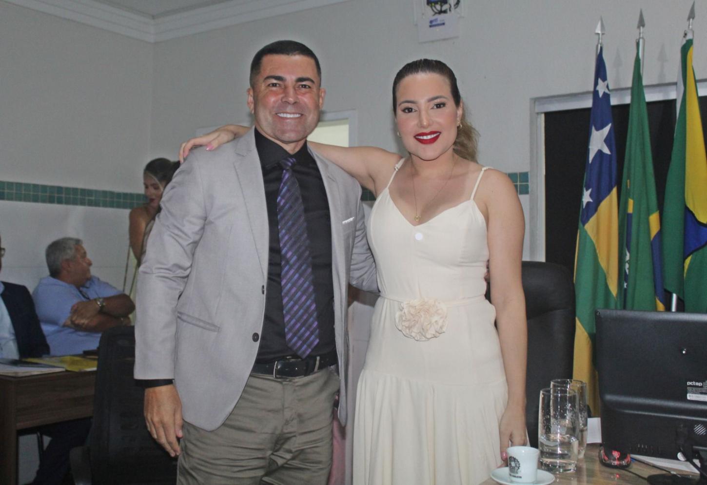 Ianna de Dr. Thiago é empossada e se torna a primeira prefeita de Dores