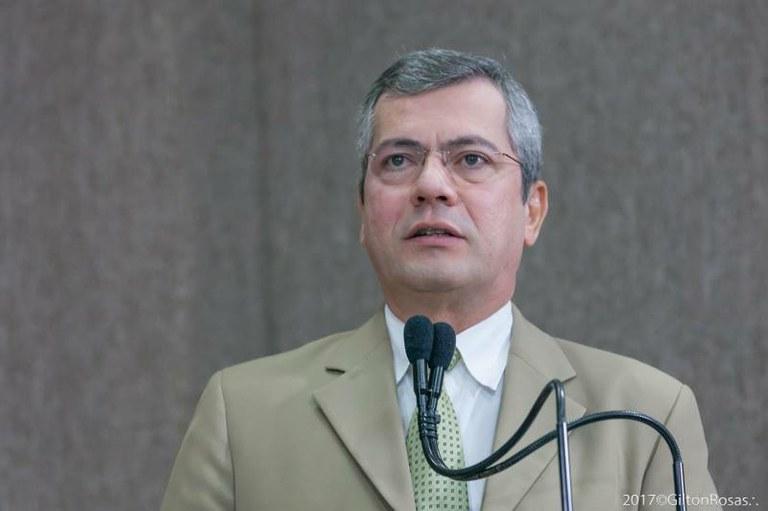 Iran Barbosa propõe bases para a 