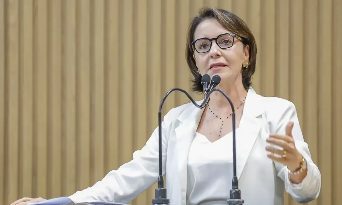 Prefeita de Aracaju exonera todos os cargos comissionados
