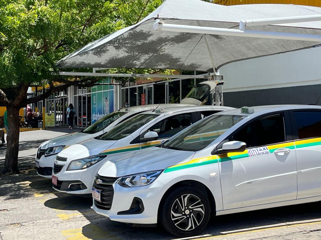 SMTT de Aracaju dá prazo de 30 dias úteis para taxistas regularizarem alvarás