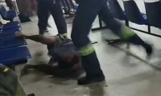 Funcionários que agrediram homem em rodoviária são afastados