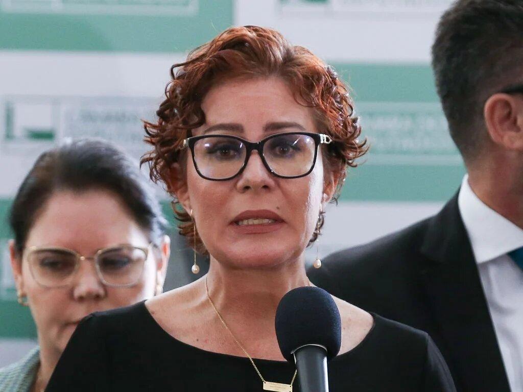 STF tem votos favoráveis para condenar Carla Zambelli, mas julgamento ainda não foi finalizado