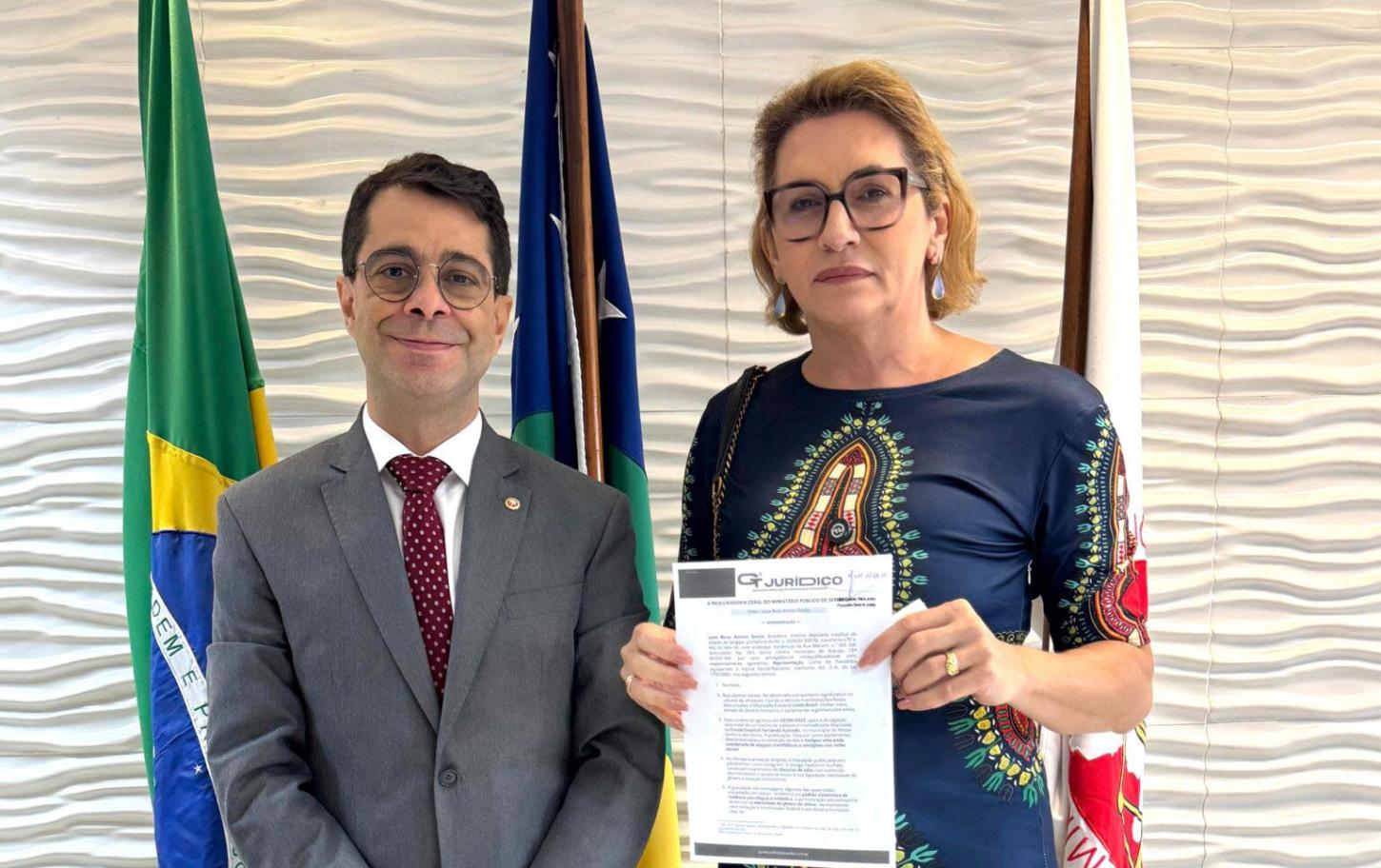 Linda Brasil entrega dossiê explosivo com mais de 120 ameaças