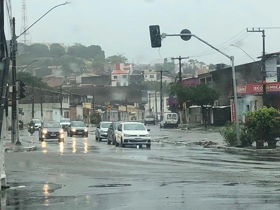 Previsão de chuvas intensas em Sergipe segue até quinta, 22