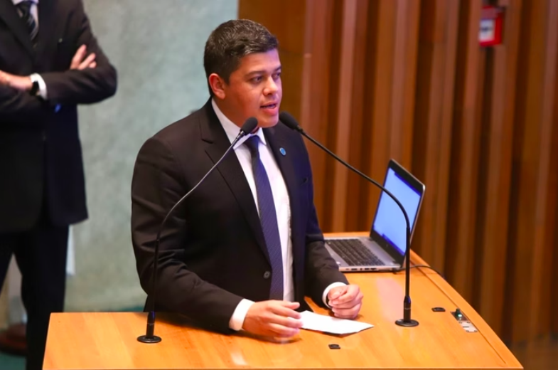 Deputado do MDB tenta 