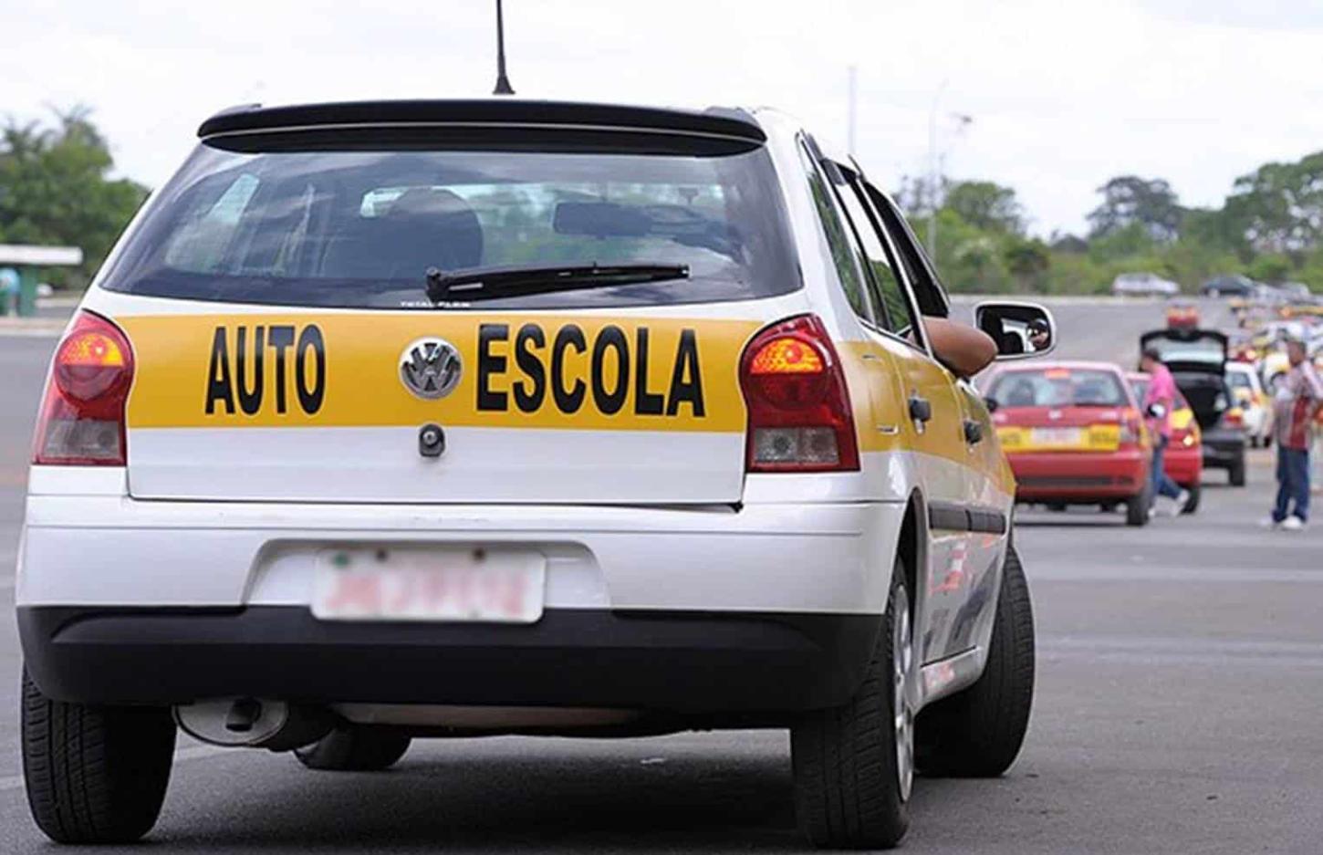 Governo deve “subsidiar” CNH e não acabar com obrigatoriedade das autoescolas