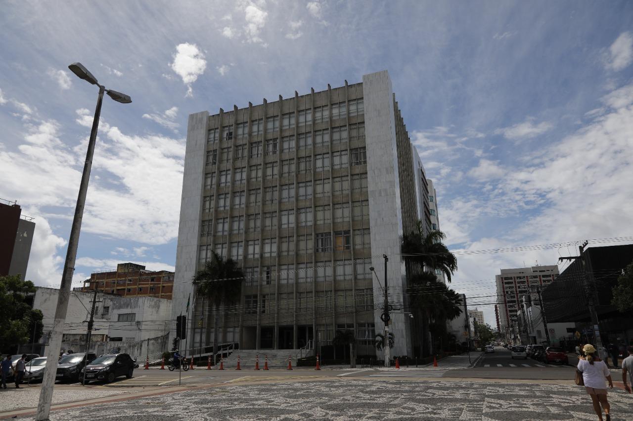 Lauro Jardim: Juízes de Sergipe recebem até R$ 13 mil em auxílio-folga mesmo em férias e recesso