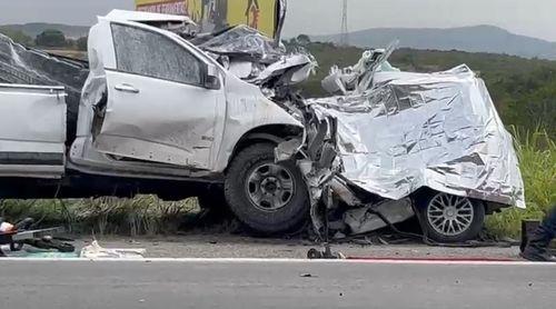 Colisão frontal envolvendo dois veículos deixou 3 mortos na BR-235 em Itabaiana