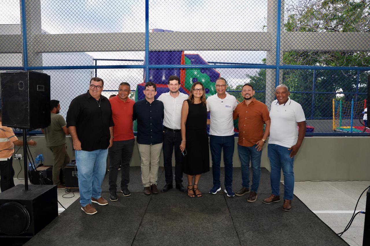 Vereadores de São Cristóvão acompanham inauguração da quadra da EMEF Lourival Batista